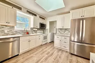 8 Fox Hollow Ln, Ridge, NY 11961 - Photo 12