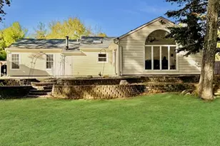 8 Fox Hollow Ln, Ridge, NY 11961 - Photo 2