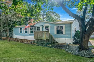 3 Betsy Ross Dr, Bohemia, NY 11716 - Photo 2