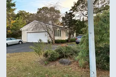 33 Pinecone Lane, Islandia, NY 11749 - Photo 10
