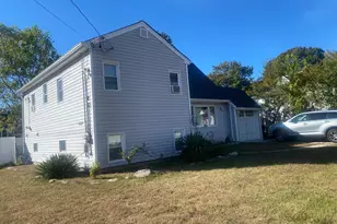 1452 Peters Blvd, Bay Shore, NY 11706 - Photo 2