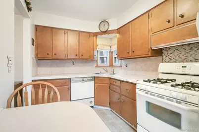 6 Lombardi Road, Pearl River, NY 10965 - Photo 16