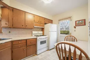 6 Lombardi Rd, Pearl River, NY 10965 - Photo 12