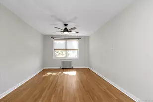 7 Edwards, Roslyn Heights, NY 11577 - Photo 8