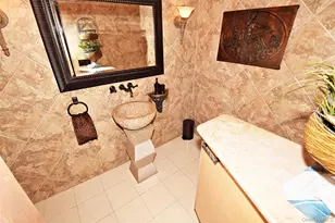 259 Altessa Blvd, Melville, NY 11747 - Photo 10