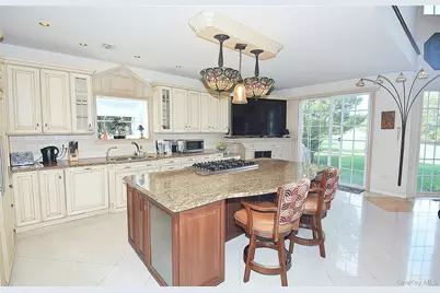 259 Altessa Boulevard, Melville, NY 11747 - Photo 4