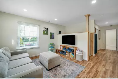 181 Fairview Circle, Middle Island, NY 11953 - Photo 8