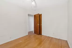 17 Whitman Ave, Syosset, NY 11791 - Photo 12