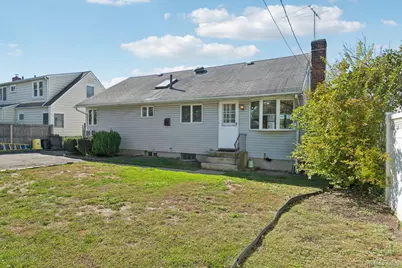 17 Whitman Avenue, Syosset, NY 11791 - Photo 22