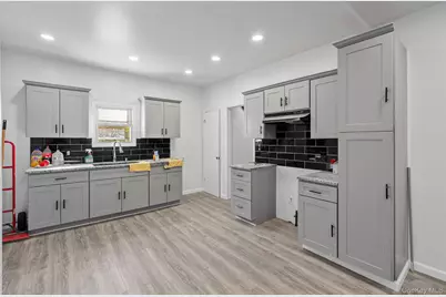 87 Winnikee Avenue, Poughkeepsie, NY 12601 - Photo 4