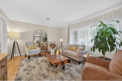 8 Camelot Drive, Goshen, NY 10924 - Photo 4