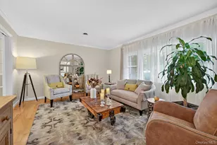 8 Camelot Dr, Goshen, NY 10924 - Photo 4