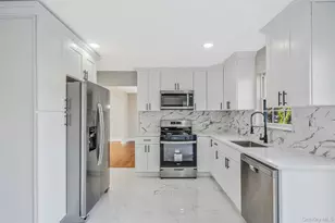 31 Adamson St, Selden, NY 11784 - Photo 18