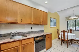 22 Balsam Ct, Wantagh, NY 11793 - Photo 8