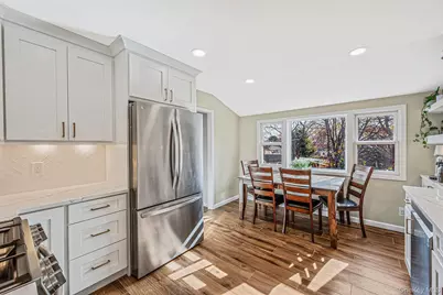 4 Lehigh Drive, Smithtown, NY 11787 - Photo 10