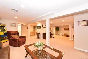 576 Western Park Dr, West Hempstead, NY 11552 - Photo 22