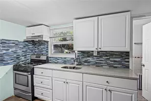 136 N Delaware Ave, Lindenhurst, NY 11757 - Photo 10