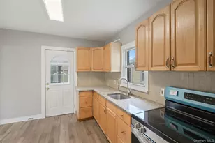 17 Schneider Ave, Highland Falls, NY 10928 - Photo 10