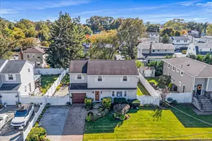 95 Colonial Dr, Massapequa, NY 11758 - Photo 2