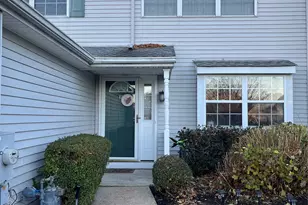 12 Horizon Ct, Huntington, NY 11743 - Photo 2