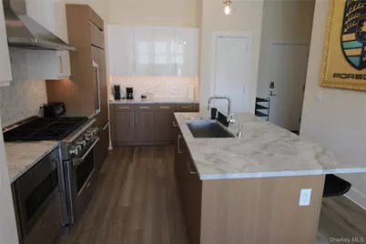 100 Garvies Point Road #1039, Glen Cove, NY 11542 - Photo 6