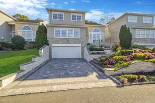 14 Hamlet Dr, Hauppauge, NY 11788 - Photo 2