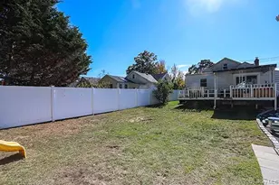 22 Davenport Pl, Bellmore, NY 11710 - Photo 28