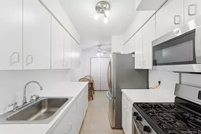 77 S Park Avenue #B2, Rockville Centre, NY 11570 - Photo 8