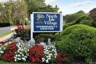 37 El Camino Ct, Coram, NY 11727 - Photo 2