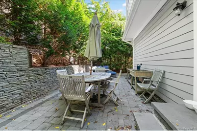 90 17th Avenue, Sea Cliff, NY 11579 - Photo 32