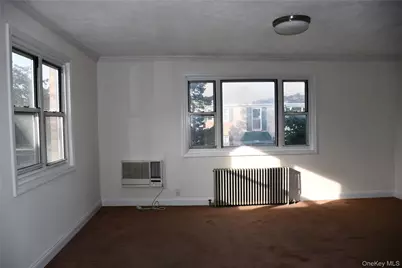 1065 Fenwood Drive #2nd floor, Valley Stream, NY 11580 - Photo 12