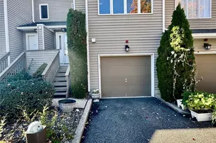 87 Village Green, Bardonia, NY 10954 - Photo 20