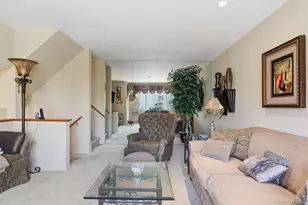 87 Village Green, Bardonia, NY 10954 - Photo 8