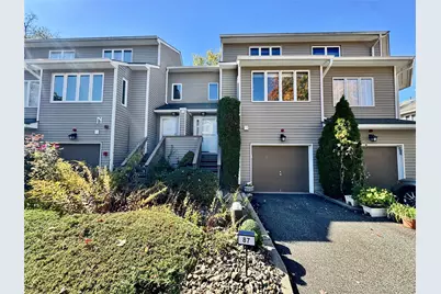 87 Village Green, Bardonia, NY 10954 - Photo 2