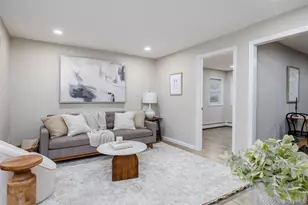 60 Cedarhurst Ave, Selden, NY 11784 - Photo 14