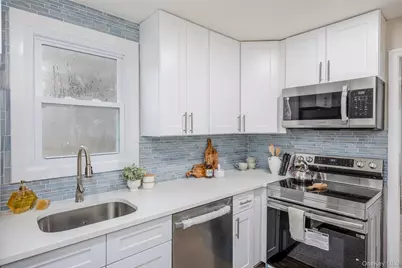 60 Cedarhurst Avenue, Selden, NY 11784 - Photo 28