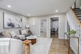 60 Cedarhurst Ave, Selden, NY 11784 - Photo 12