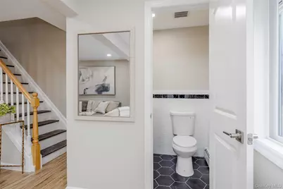 60 Cedarhurst Avenue, Selden, NY 11784 - Photo 8