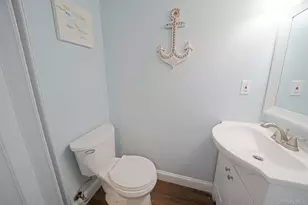 55 Wexford Dr, Oakdale, NY 11769 - Photo 34