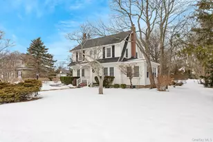 205 Jayne Ave, Patchogue, NY 11772 - Photo 4