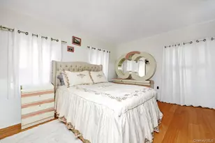 173-18 103rd Rd, Jamaica, NY 11433 - Photo 16