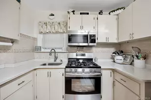 173-18 103rd Rd, Jamaica, NY 11433 - Photo 10