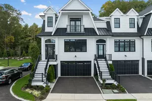 54 Three Ponds Ln, Woodbury, NY 11797 - Photo 2