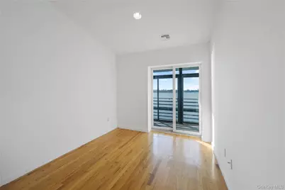 114-03 Dalian Court, College Point, NY 11356 - Photo 18