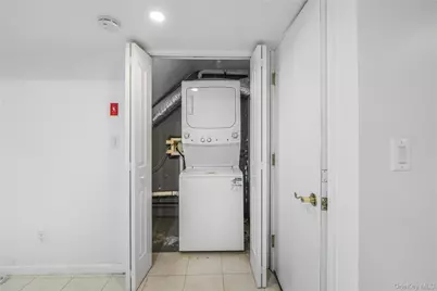 114-03 Dalian Court, College Point, NY 11356 - Photo 14