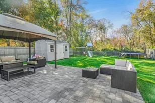 18 Thorburn Ave, Patchogue, NY 11772 - Photo 14