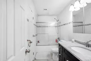 18 Thorburn Ave, Patchogue, NY 11772 - Photo 12