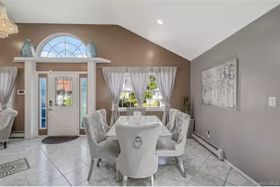 12 Edwin Street, Bay Shore, NY 11706 - Photo 18