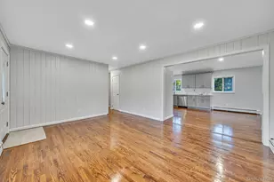 12 Beacon St, Shirley, NY 11967 - Photo 8