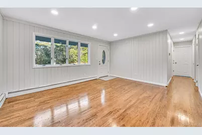 12 Beacon Street, Shirley, NY 11967 - Photo 10